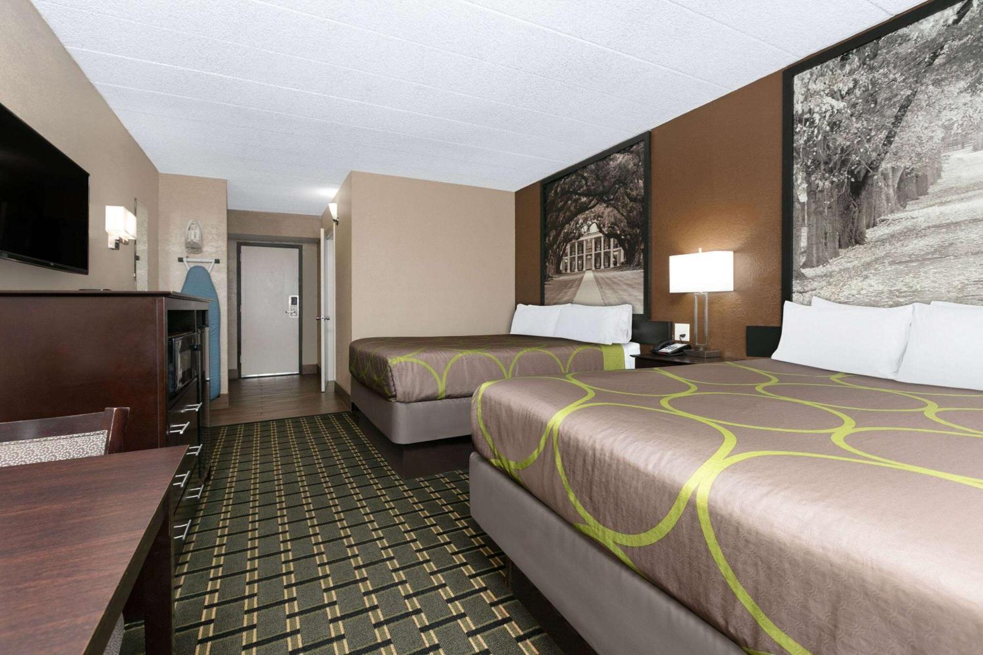 Super 8 by Wyndham Grand Prairie North Motel Bagian luar foto