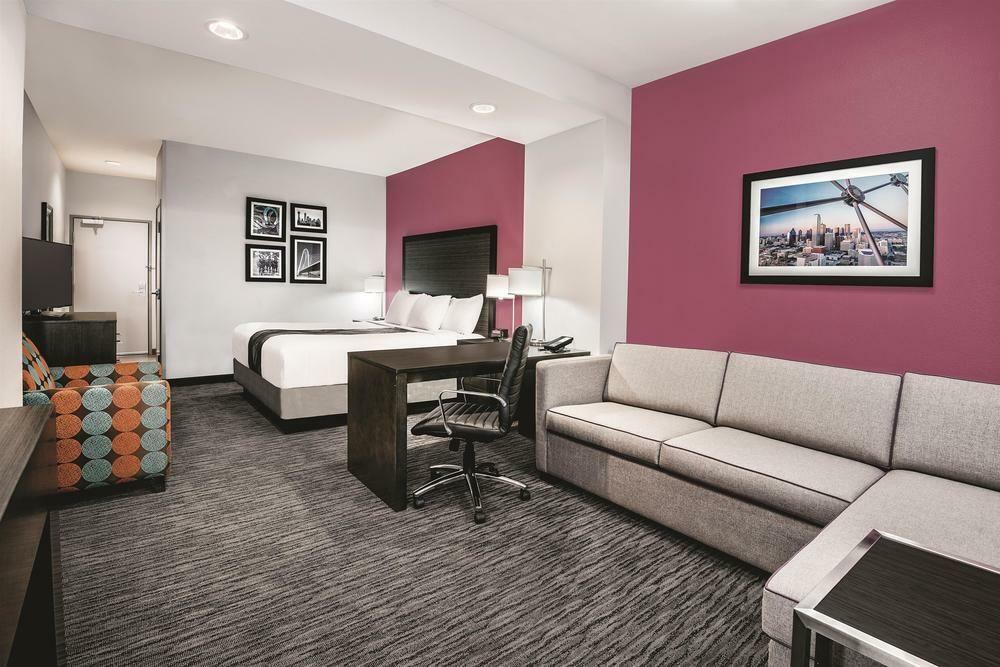 Super 8 by Wyndham Grand Prairie North Motel Bagian luar foto